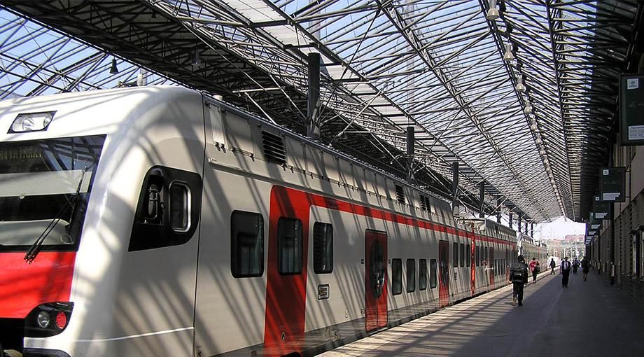 A train pulling into Helsinki Train Station